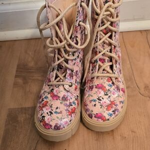 BLOWFISH Malibu Floral Lace-Up Boots